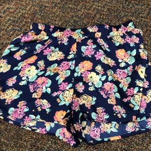 Cute floral summer shorts!!